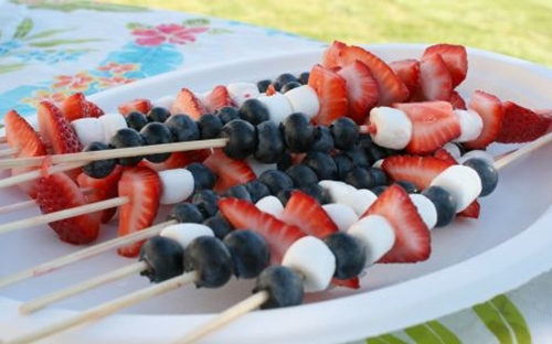 4th of July at the Beach: Snacks: Fruit Marshmallow Skewers