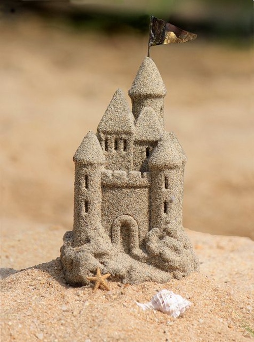 Beach Party Ideas: Building Sandcastles