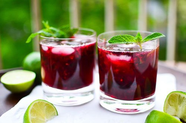 Tropical Drinks: Blackberry Mojitos